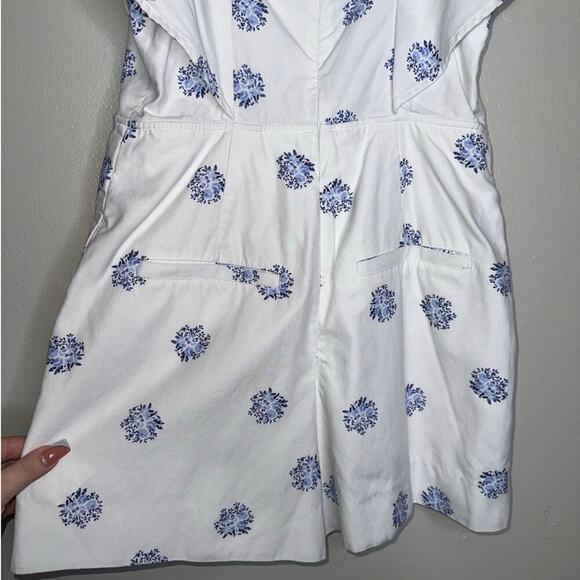 Club Monaco Darmida Floral Romper Ruffle Detail Open Back Size 4 Blue/White - Picture 9 of 11